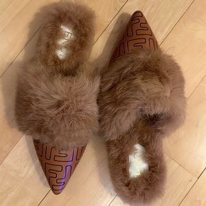 Fendi | furry pointed toe flats / slippers 🤎